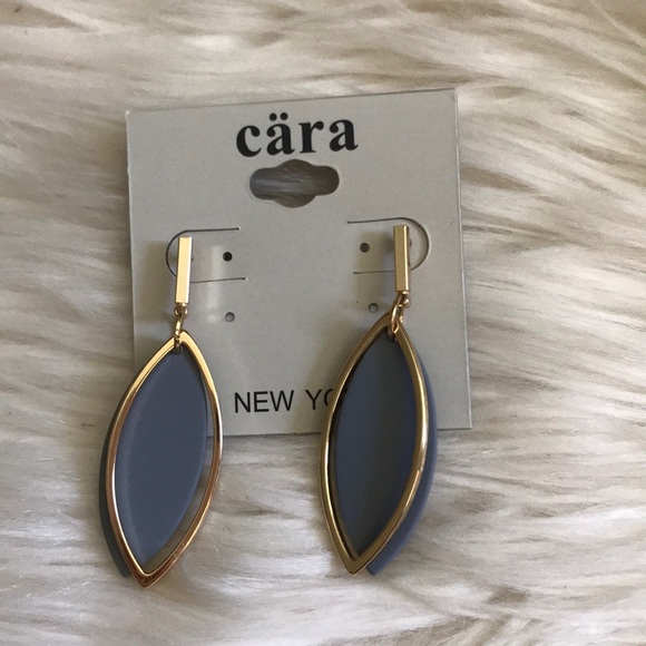 Cära earrings - Picture 3 of 3